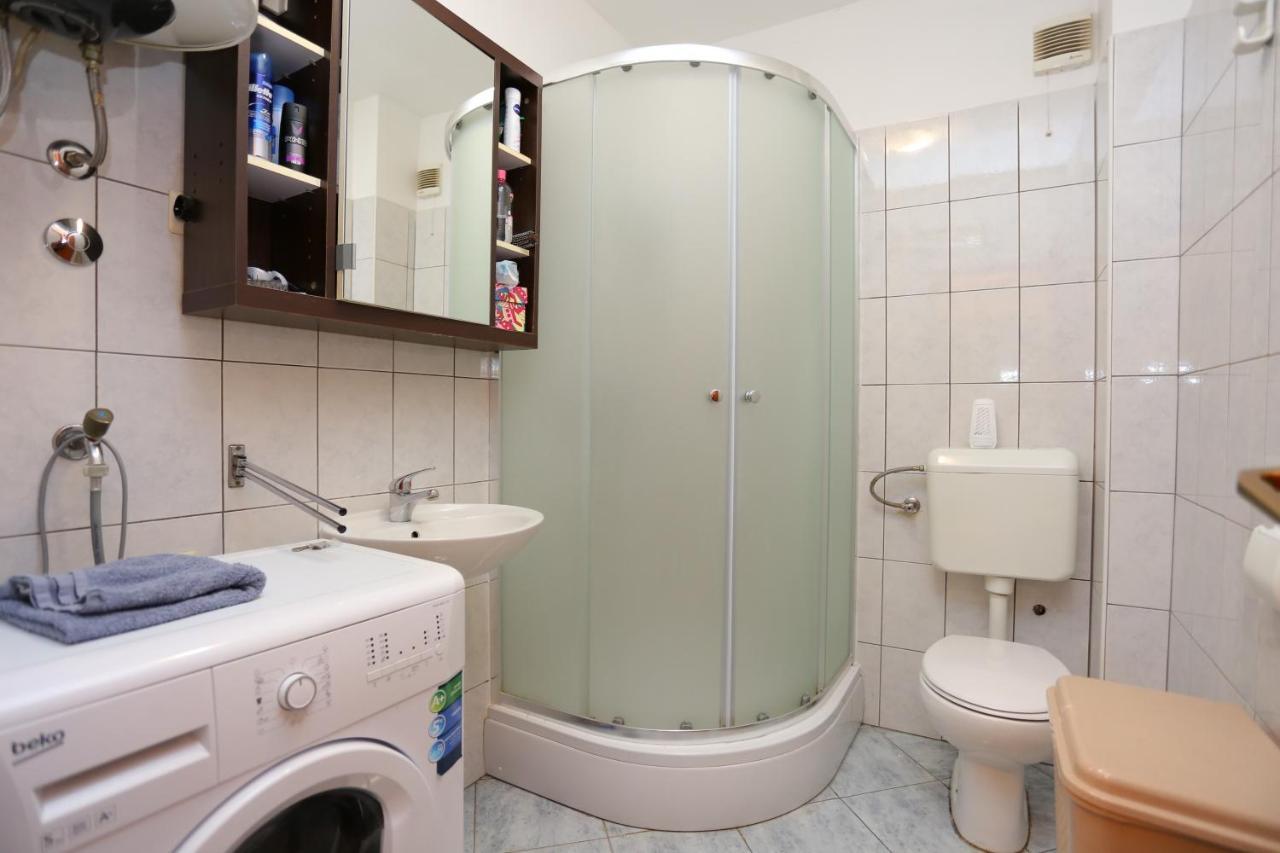 Apartment 11518b