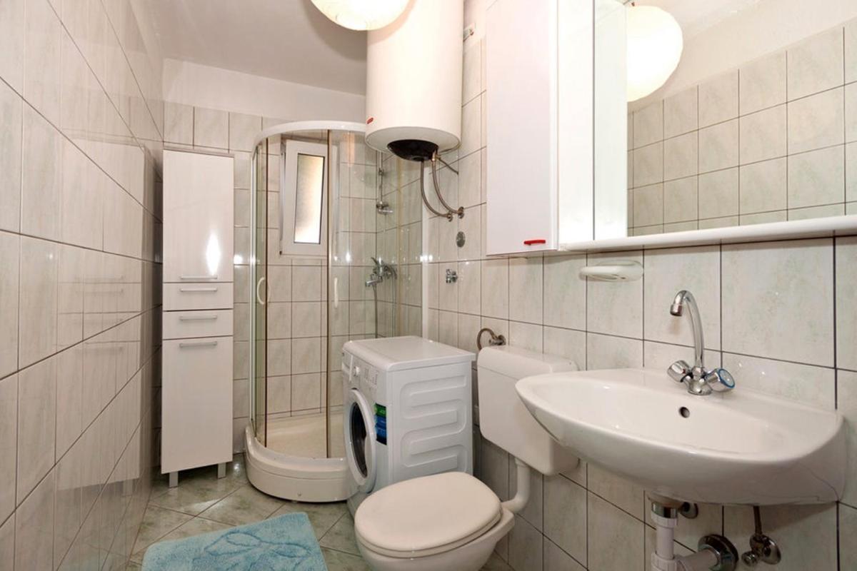 With A Parking Space - 11518 Apartment Split