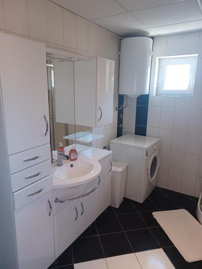 Dalmatino Apartment *