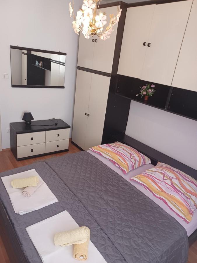 Dalmatino Apartment *