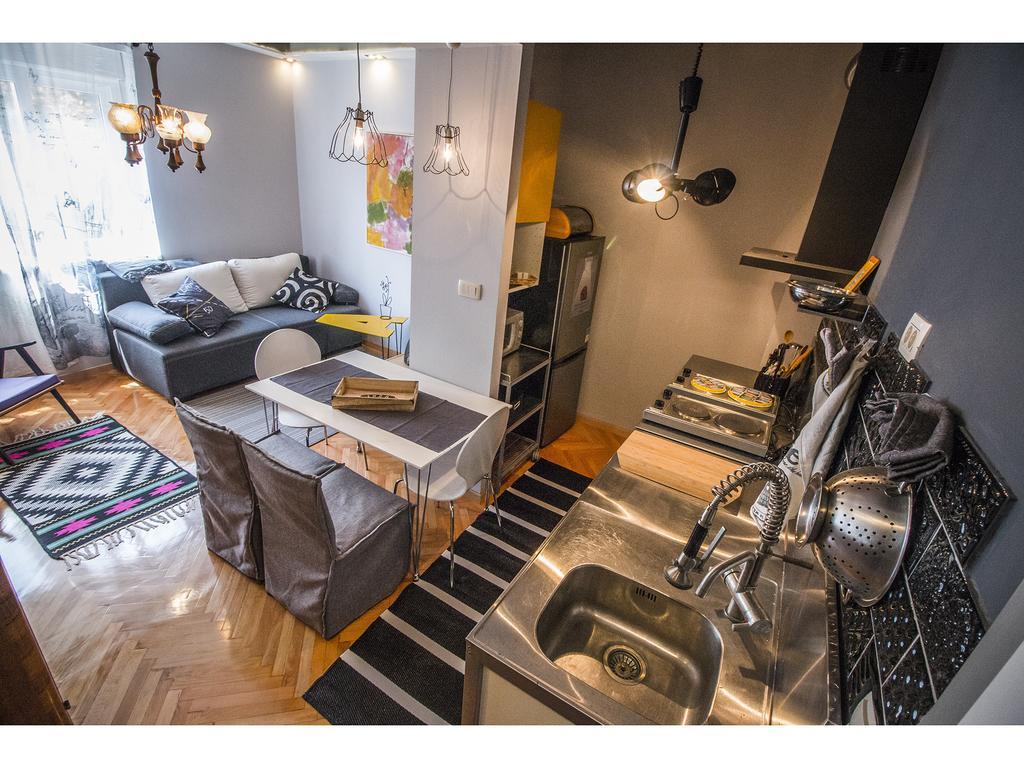 Shades Of Grey Apartment *