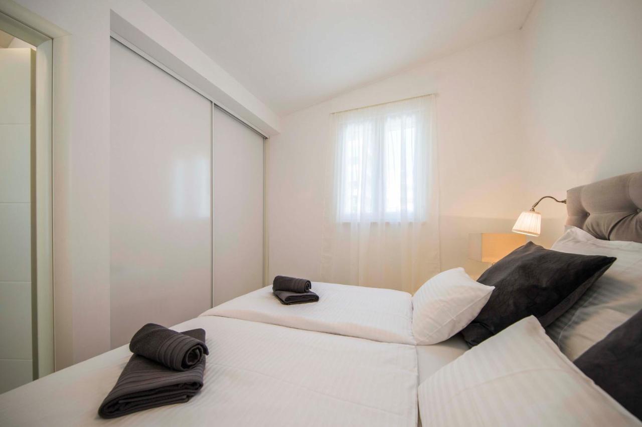 Lux Garden Luxury
