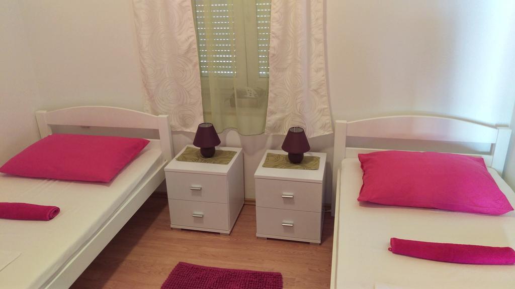 Cetina Apartment *