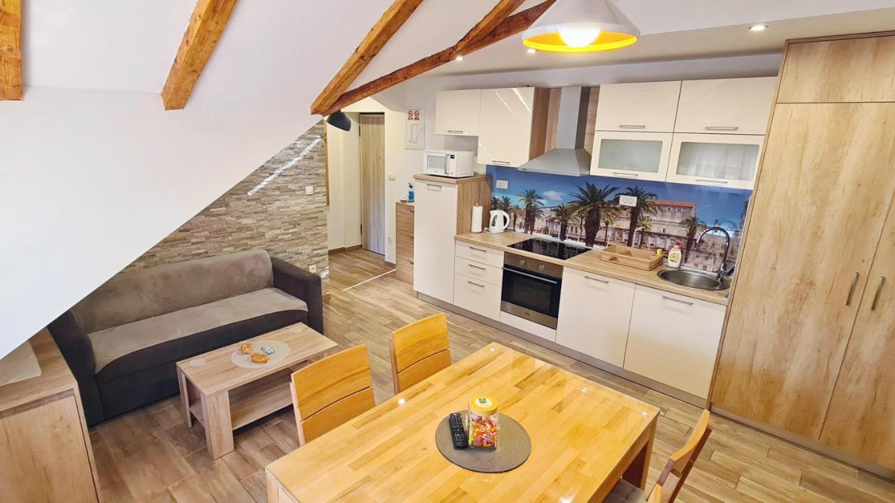 Attic Near Centre Split