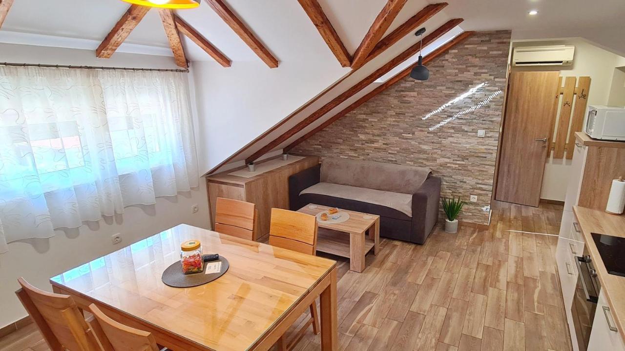 Attic Near Centre * Split