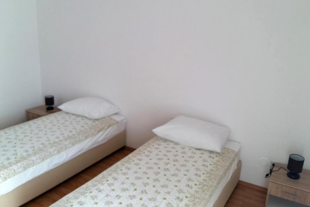 Apartment With A Parking Space - 11518 Split