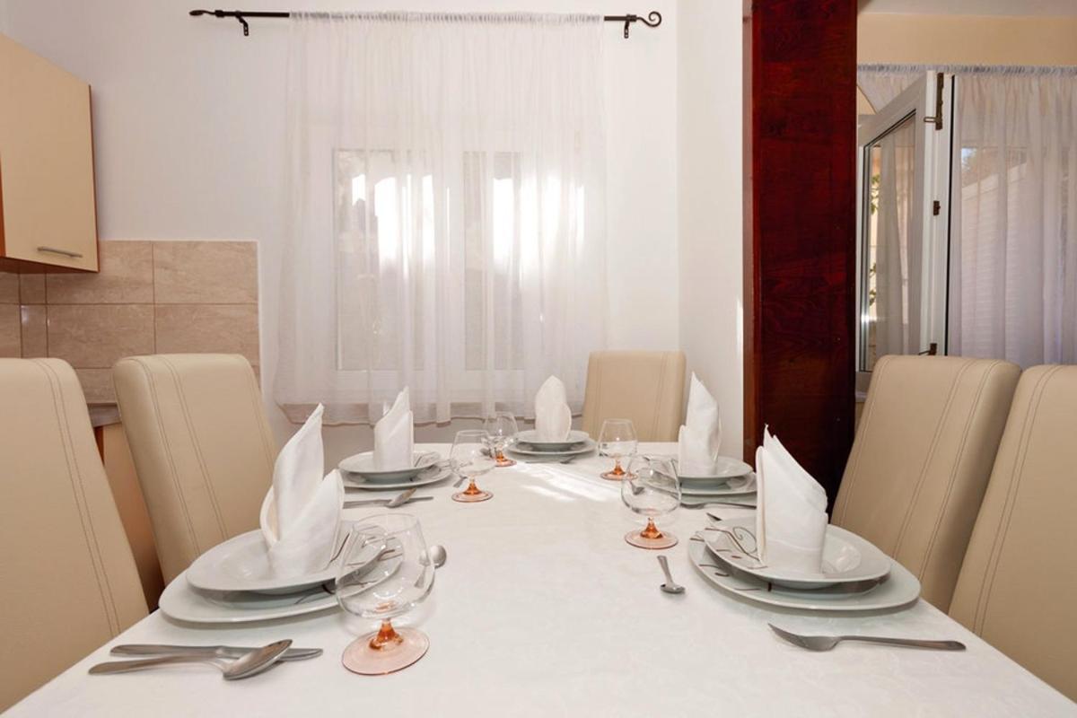 Apartment 11518a