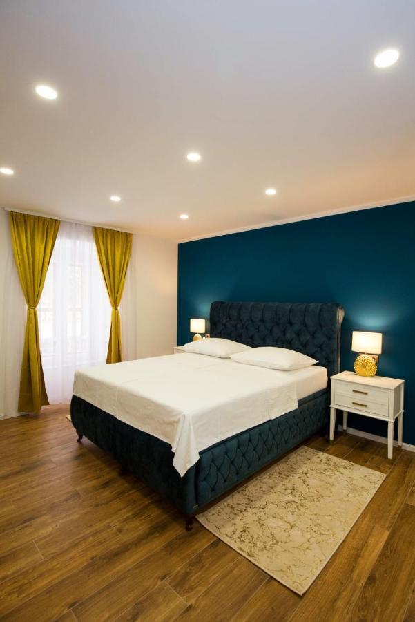 Gold Luxury 4* Split