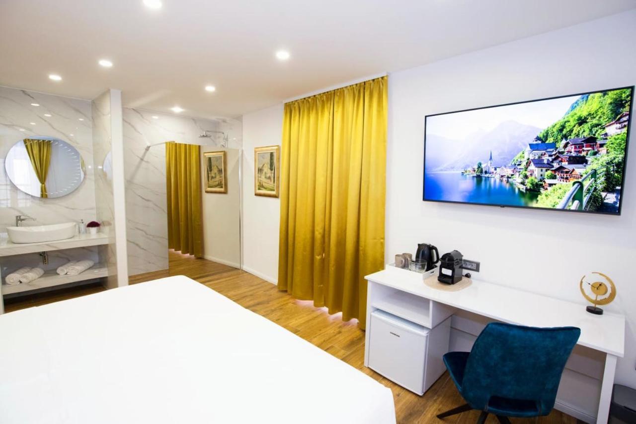 Gold Luxury 4*
