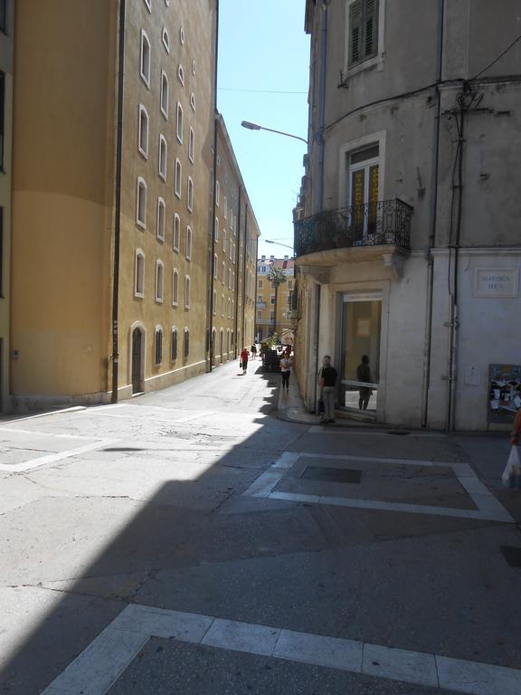 Apartment Downtown Nora Split
