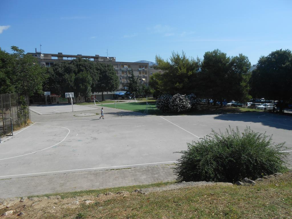 Downtown Nora Split