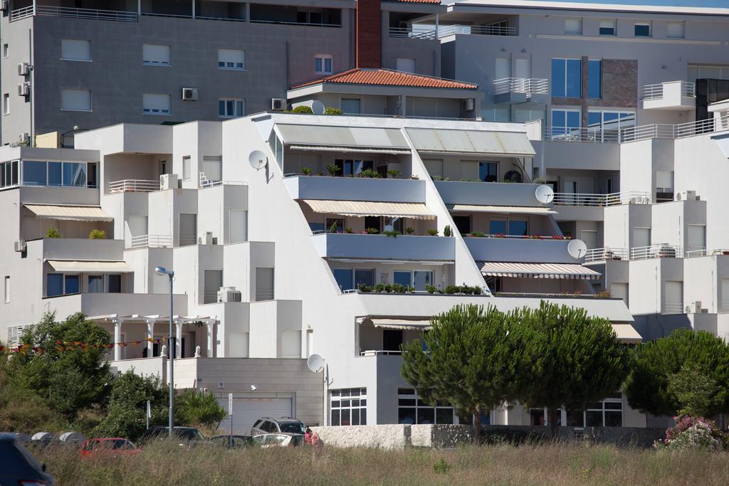 Apartment Cro Jet Set On The Split