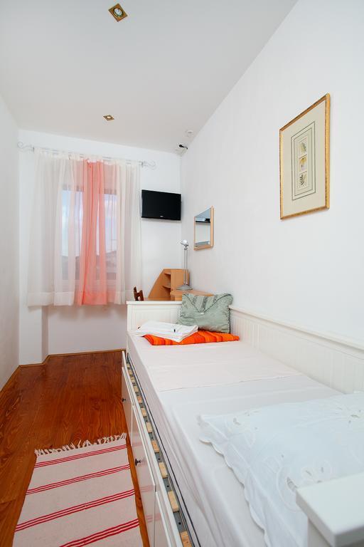 Guest house Heart & Soul Split