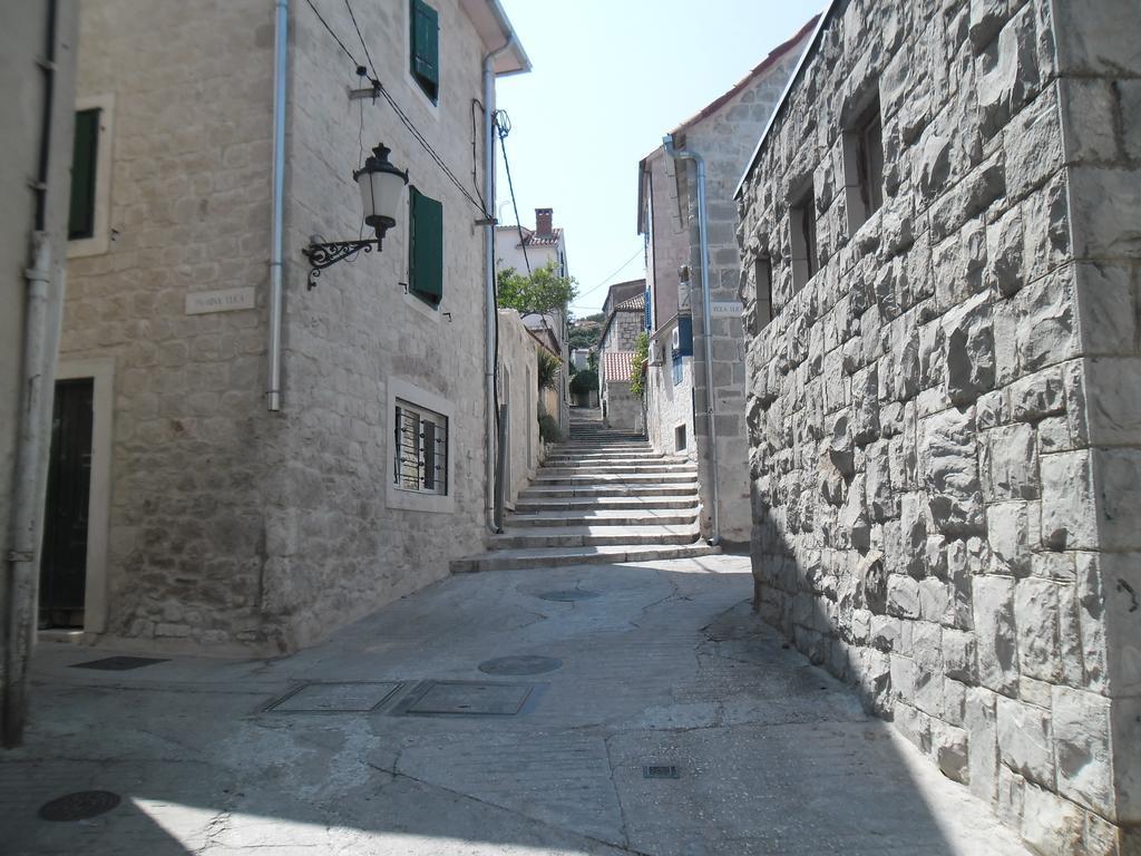 Ana * Split