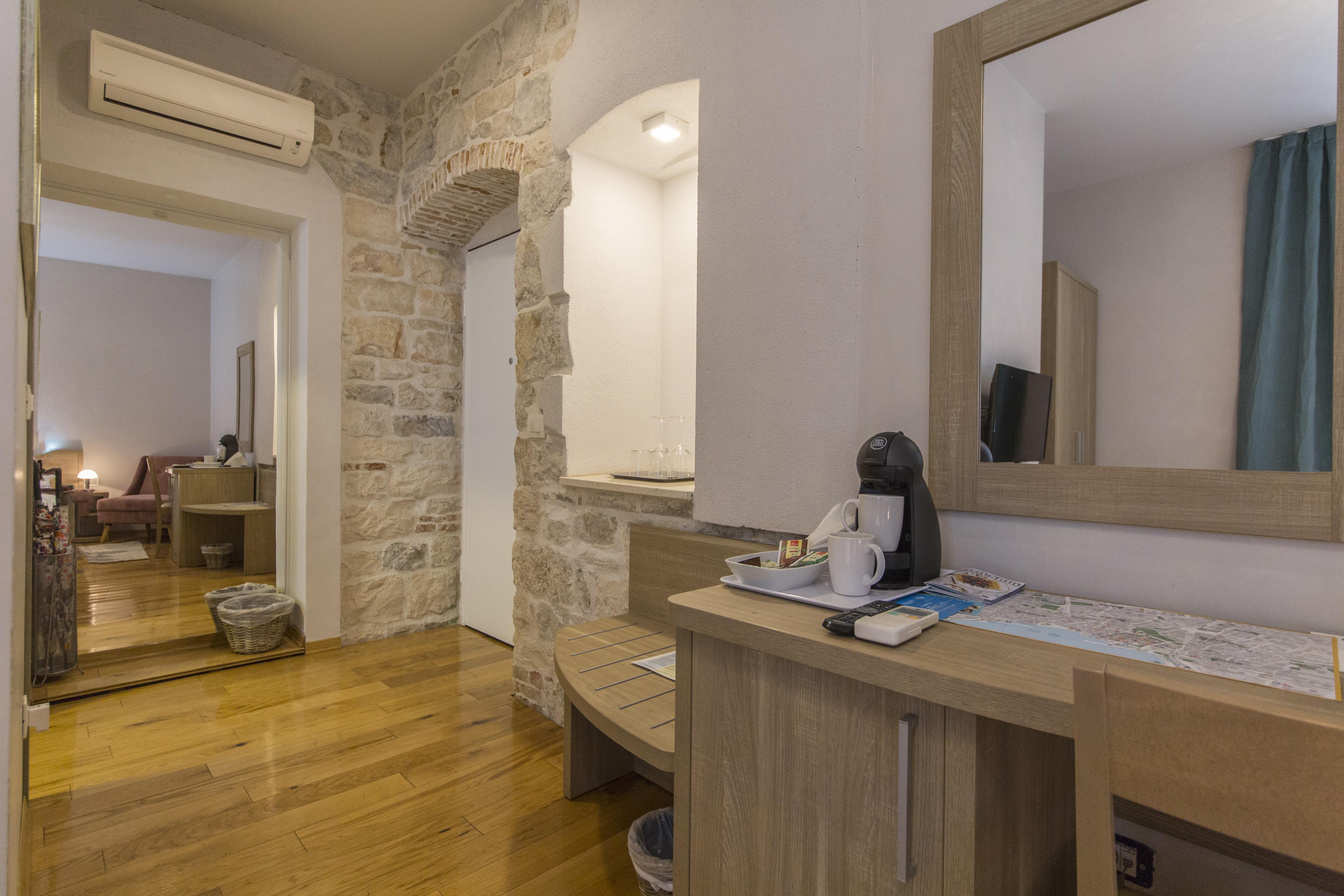 Guest house Tifani Luxury 4*