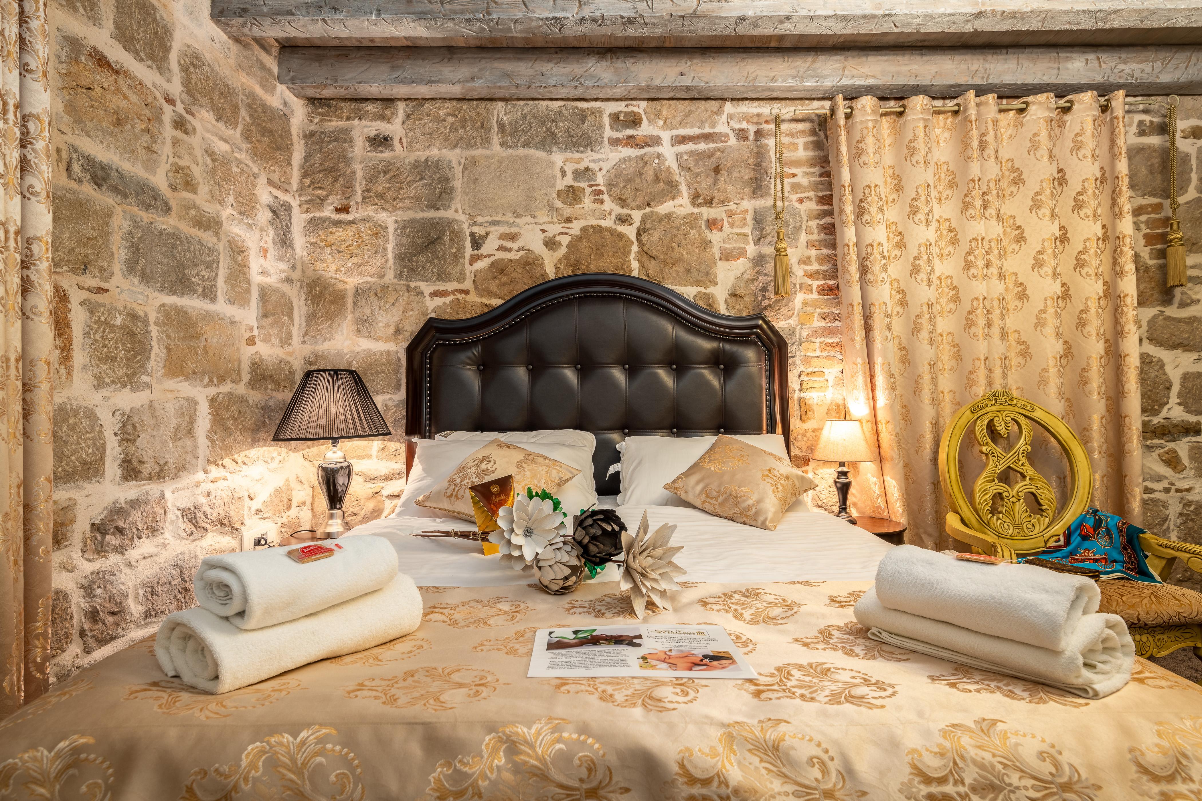 Heritage Palace Varos - Mag Quaint & Elegant Boutique
