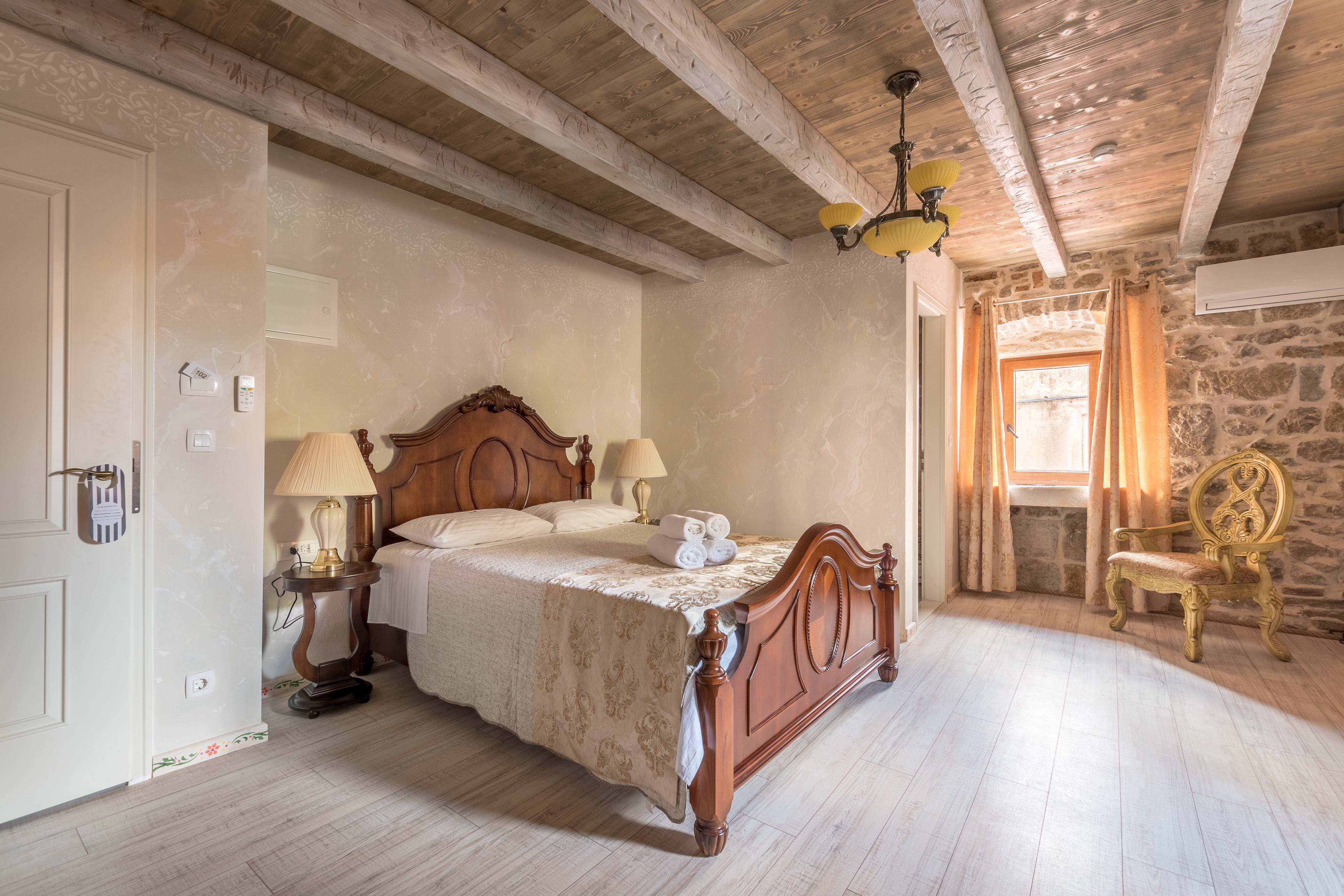 Heritage Palace Varos - Mag Quaint & Elegant Boutique Hotel
