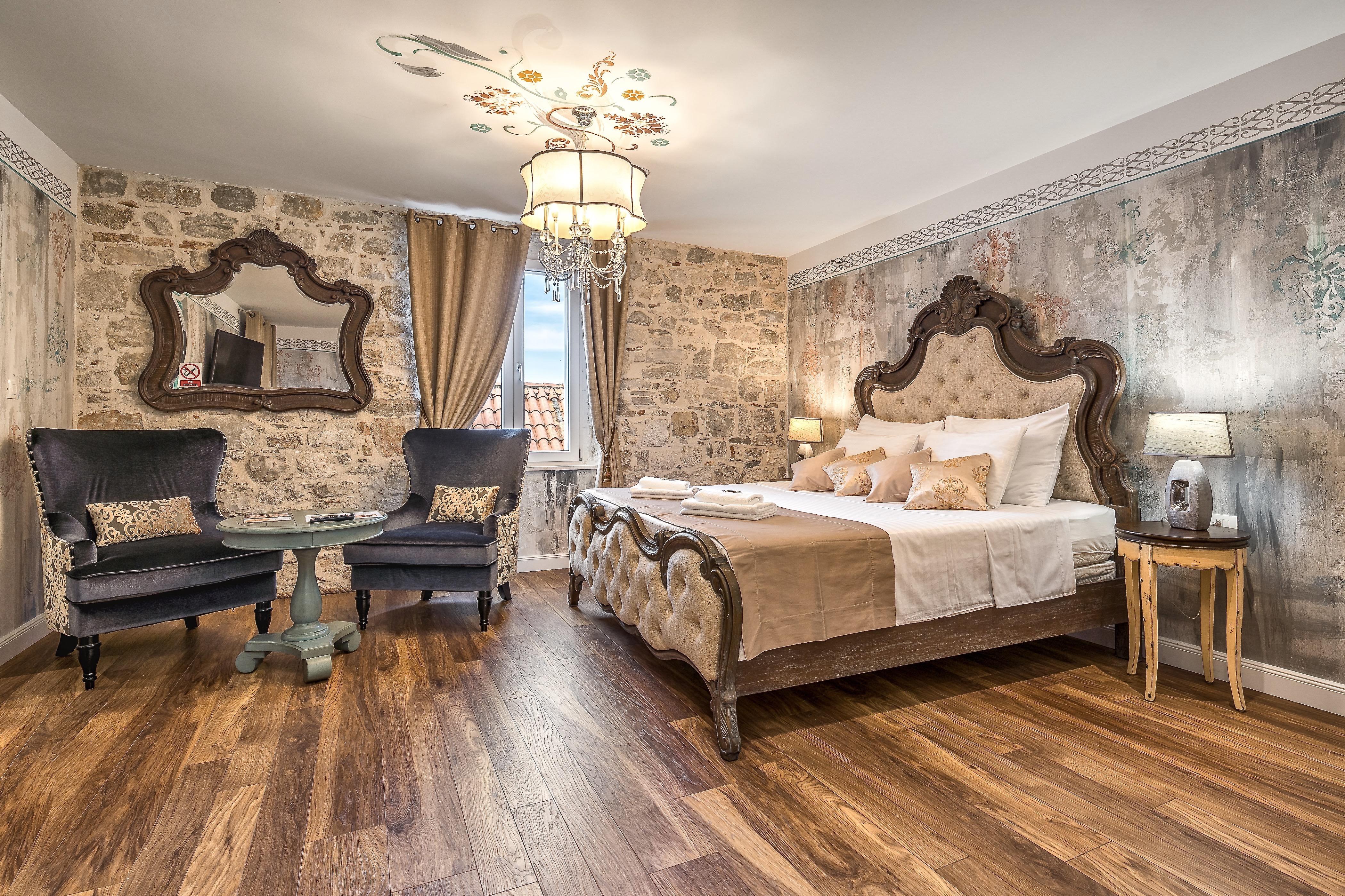 Hotel Plaza Marchi Old Town - Mag Quaint & Elegant Boutique