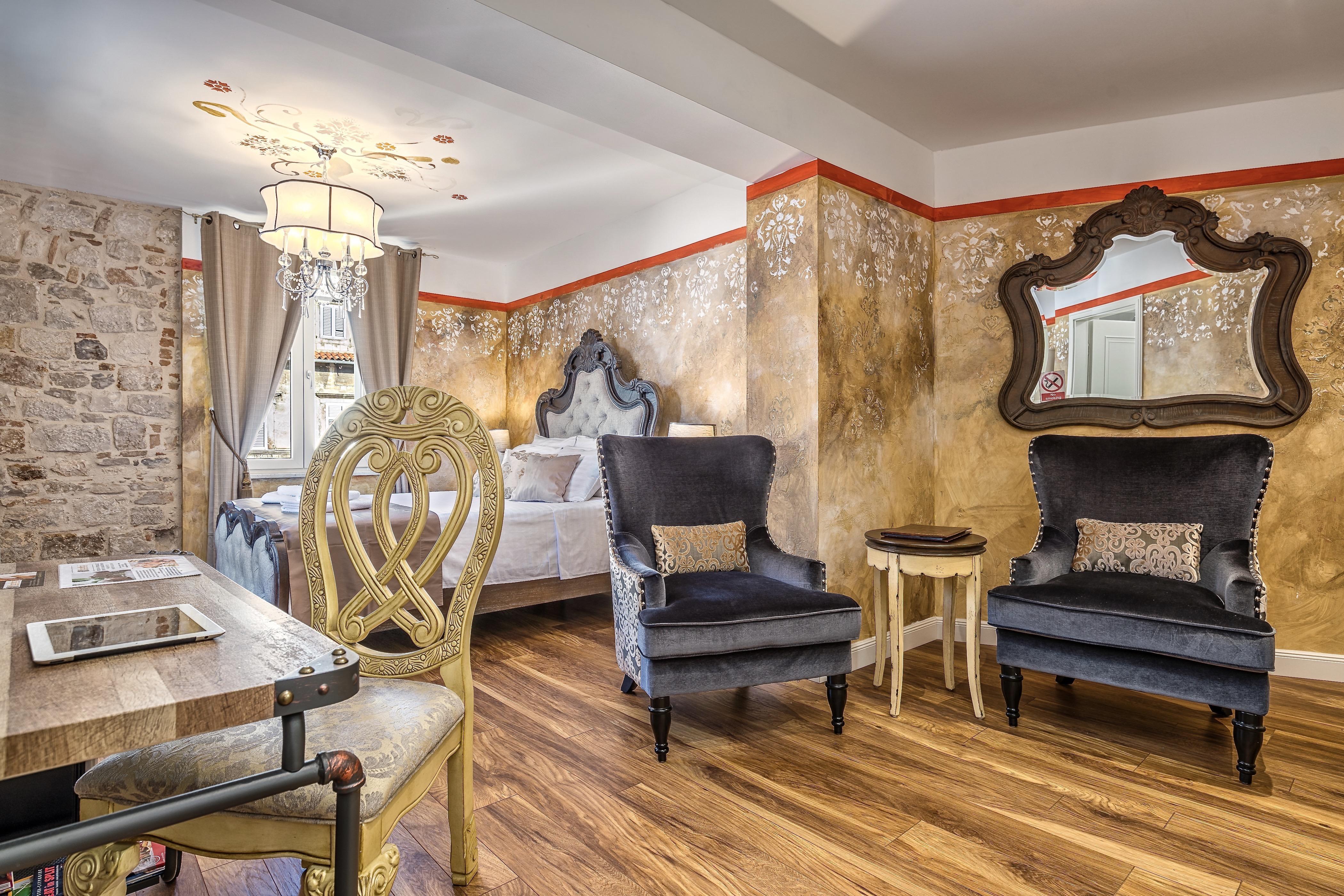 Plaza Marchi Old Town - Mag Quaint & Elegant Boutique Hotel 4*