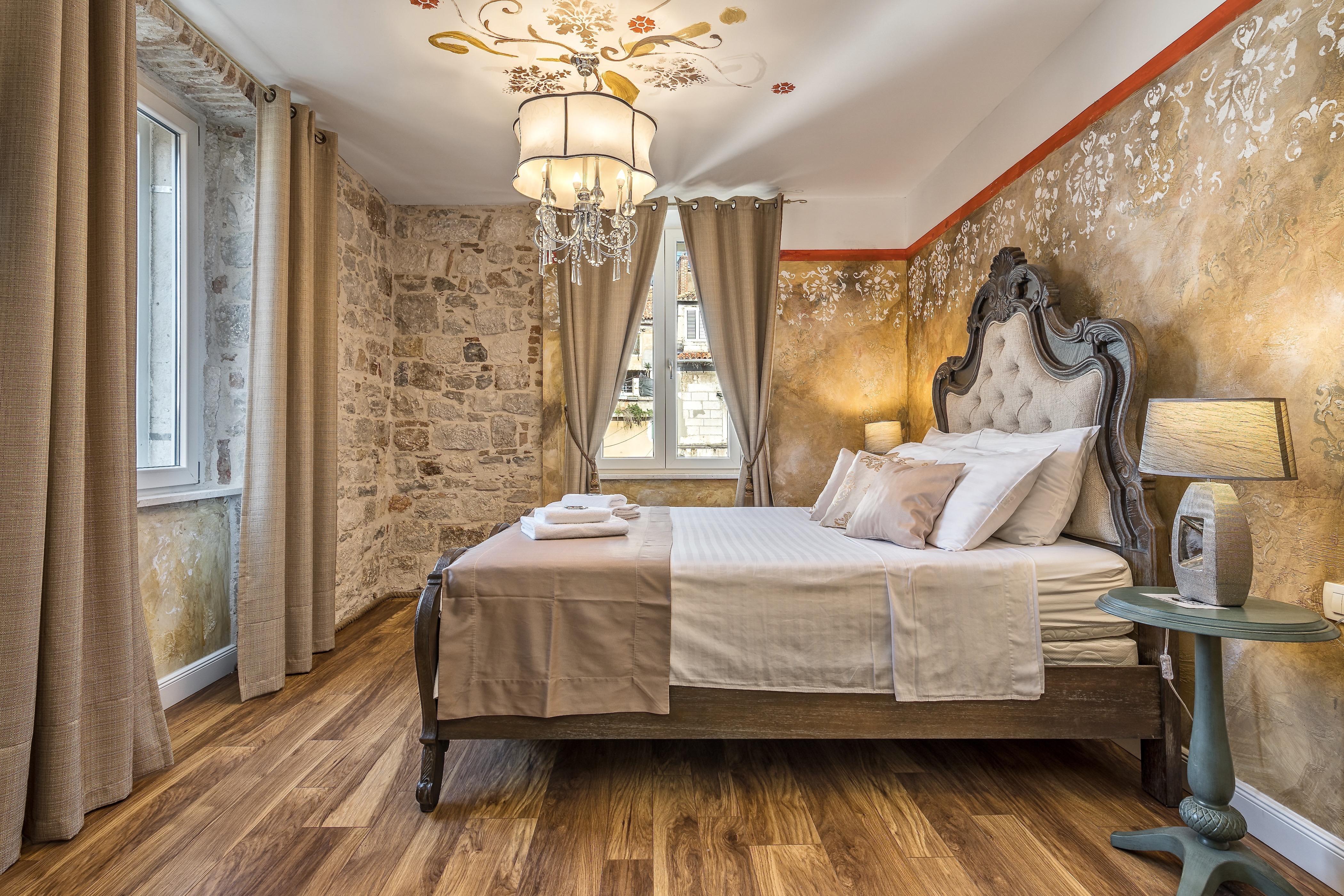Hotel Plaza Marchi Old Town - Mag Quaint & Elegant Boutique