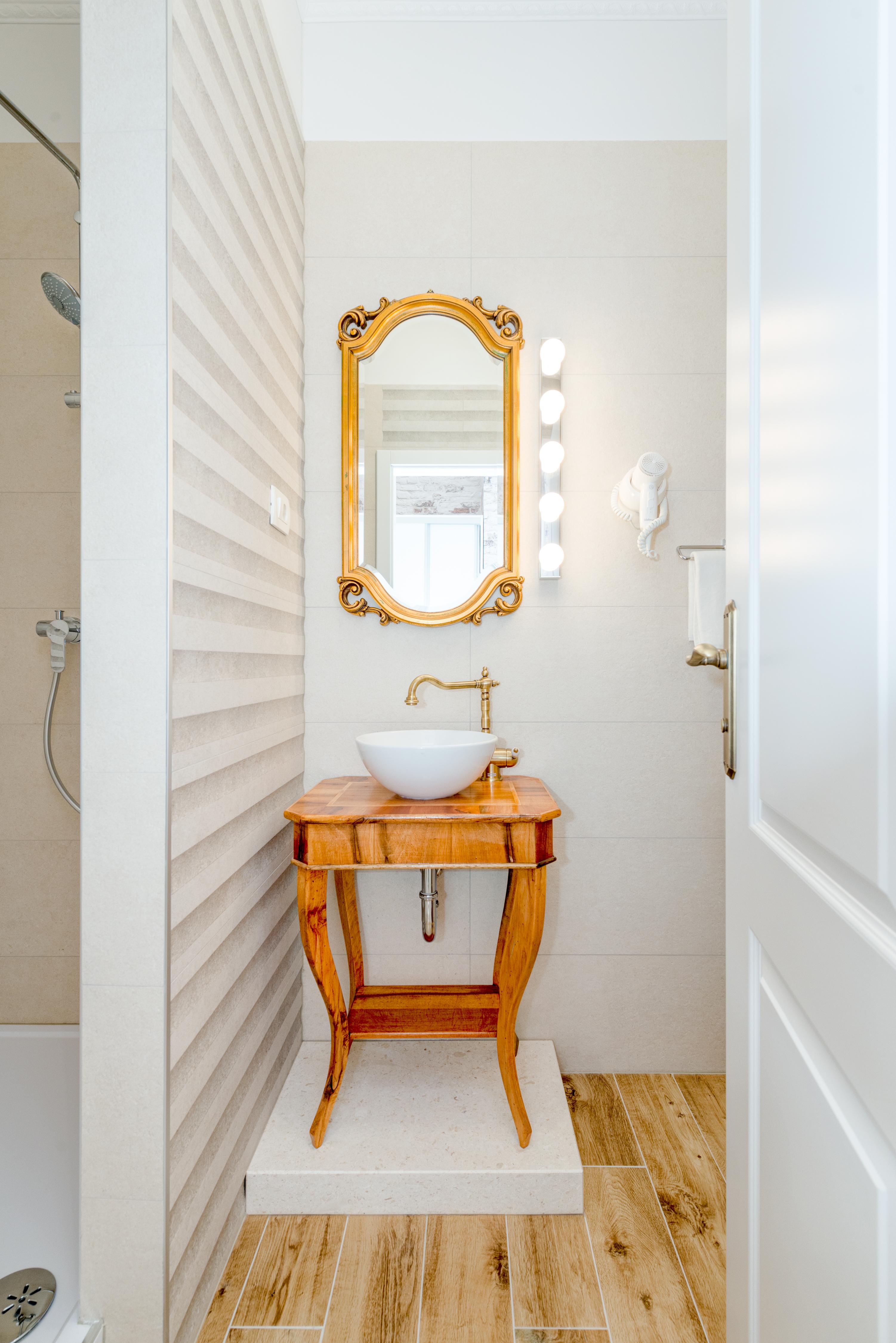 Le Monde Luxury Split