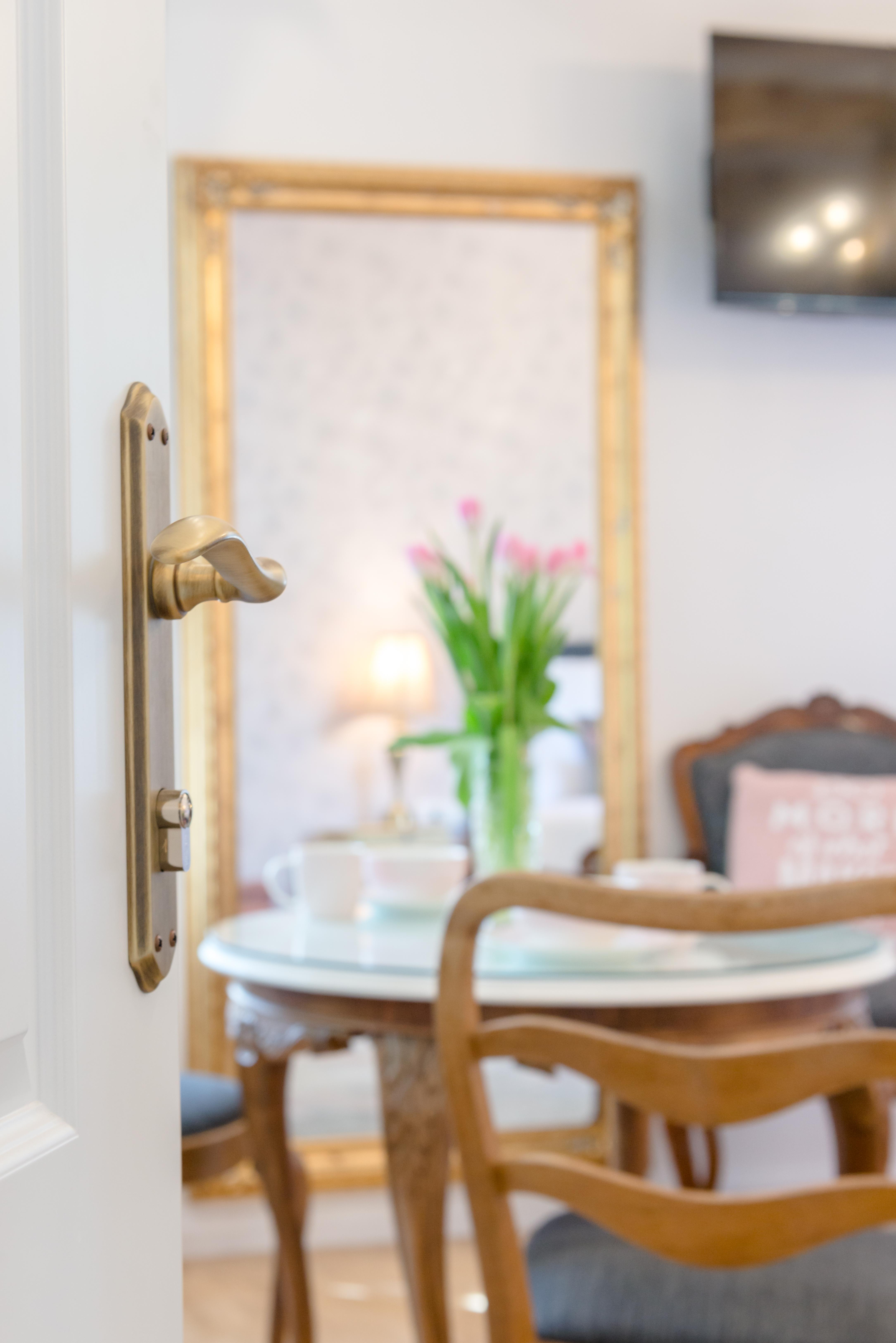 Le Monde Luxury Bed & Breakfast