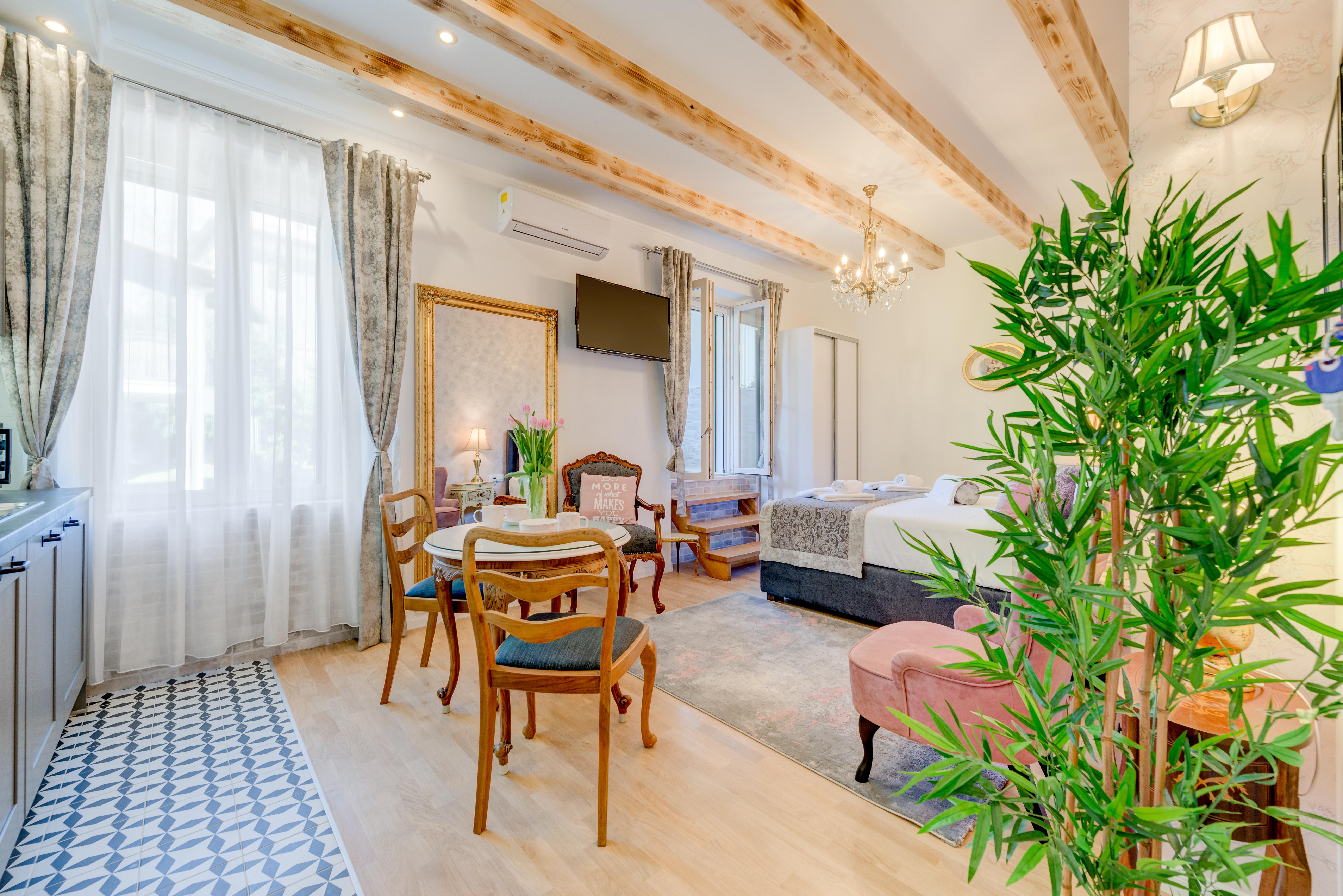 Le Monde Luxury 4* Split