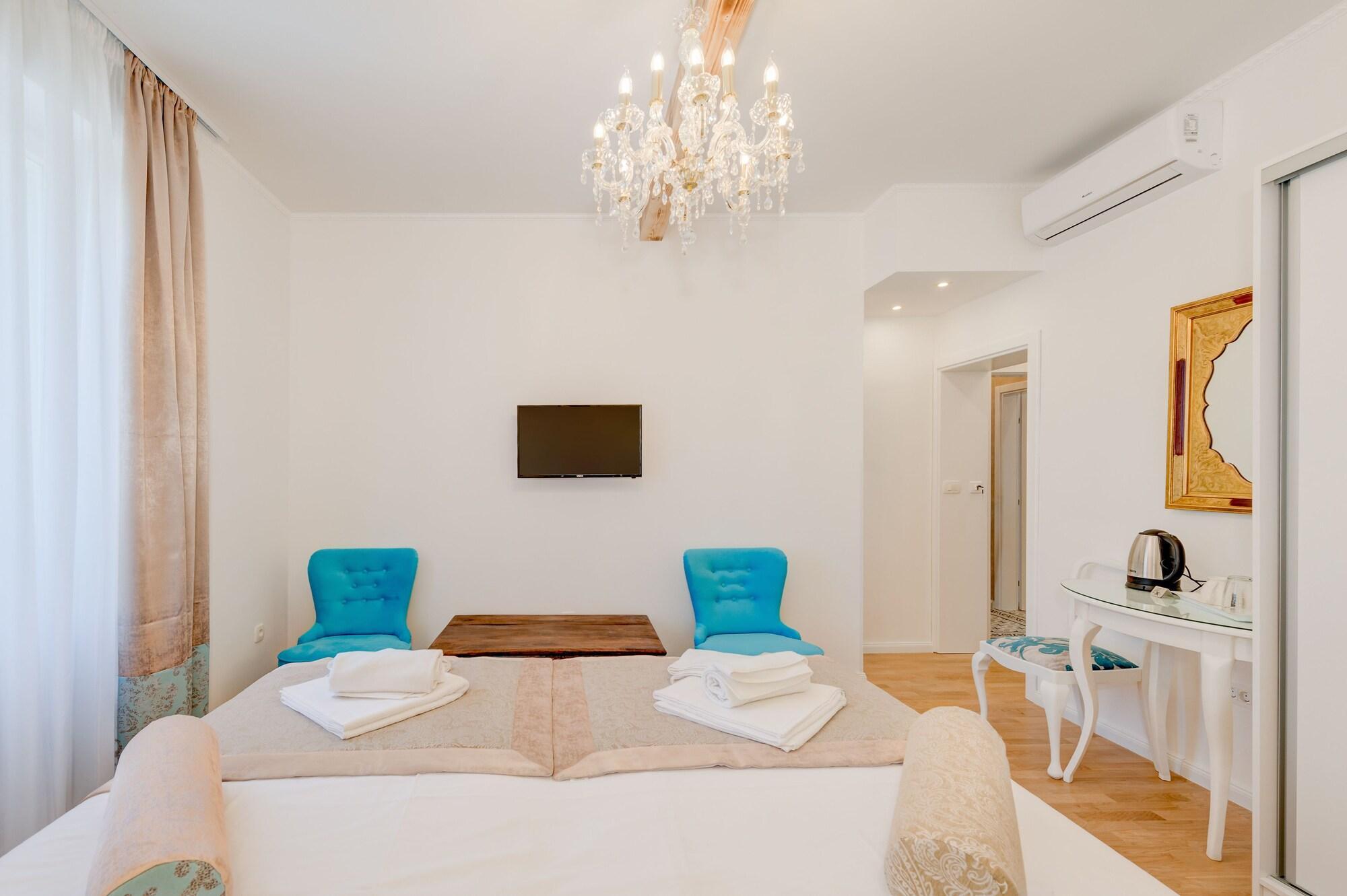 Le Monde Luxury 4* Split