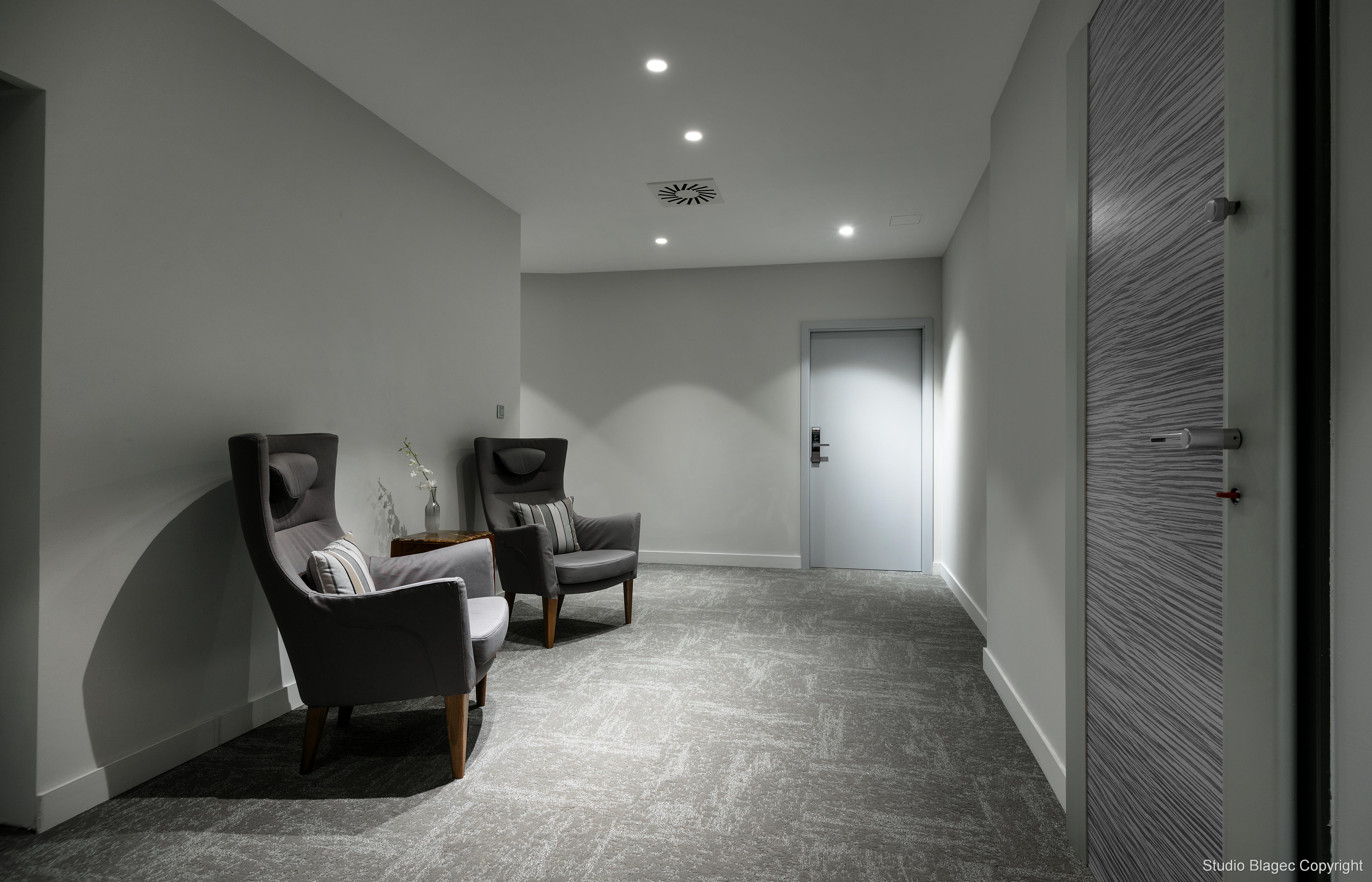 Priska Med Luxury Split