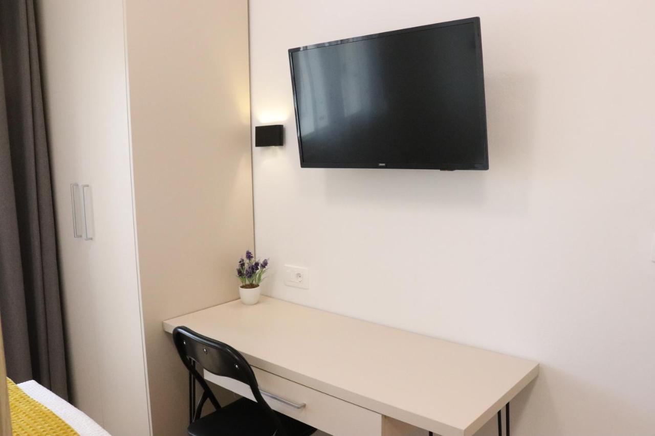 Apartman Mary- 2 Free Parking, Near Mall Of *