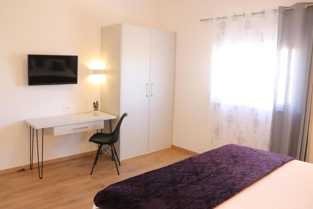 Apartman Mary- 2 Free Parking, Near Mall Of Split