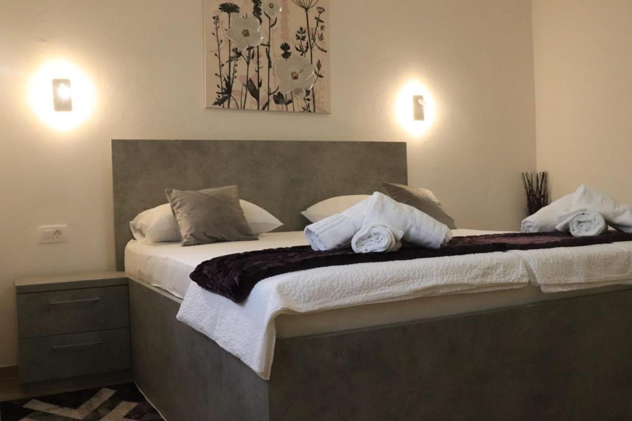 Mary- 2 Free Parking, Near Mall Of Apartman Split