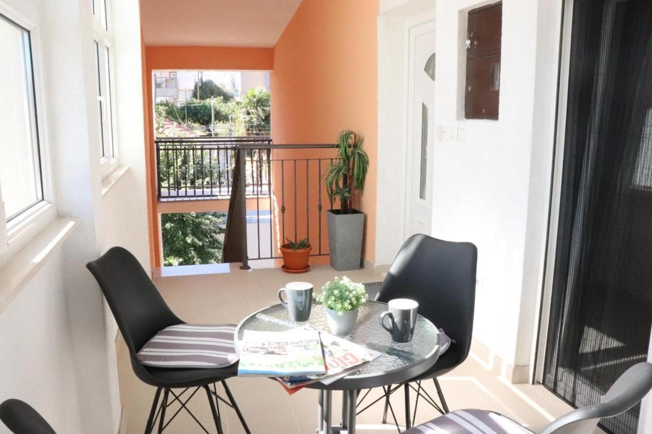 Mary- 2 Free Parking, Near Mall Of Apartman