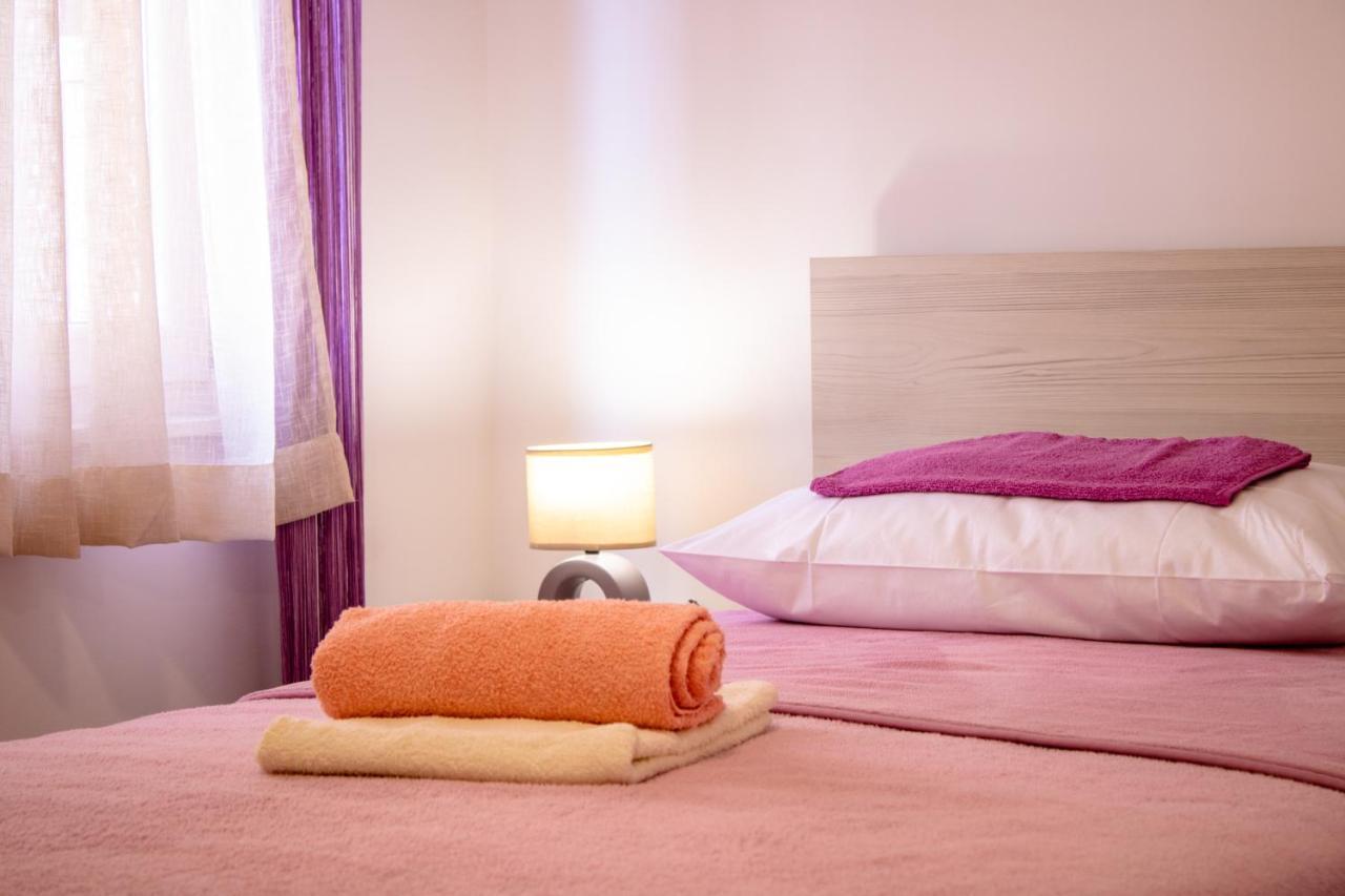 Julia's Beautiful For 6 With Parking Apartment Split