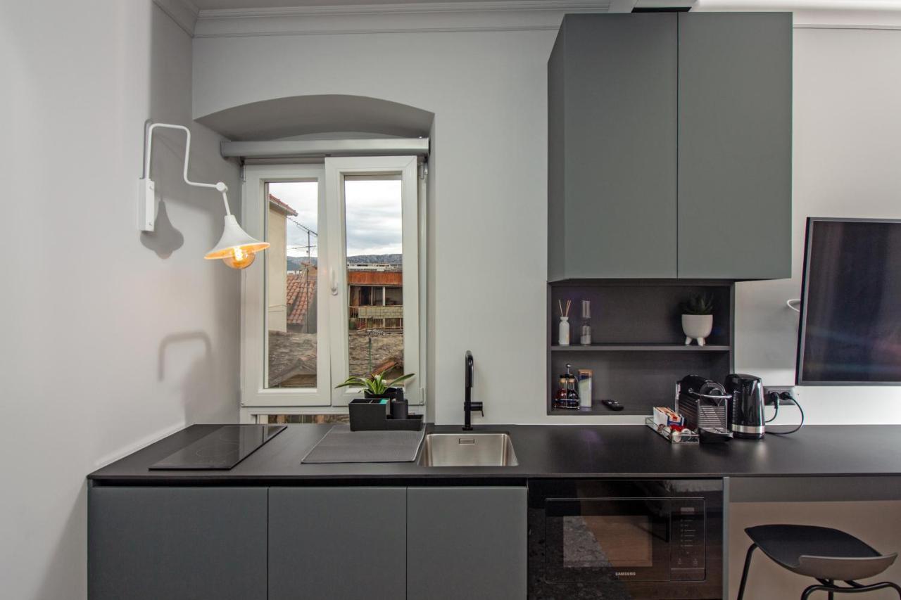 Maroen Lux And Old Town Apartment