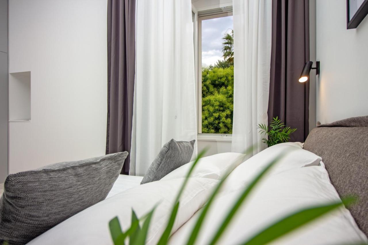 Maroen Lux And Old Town Apartment