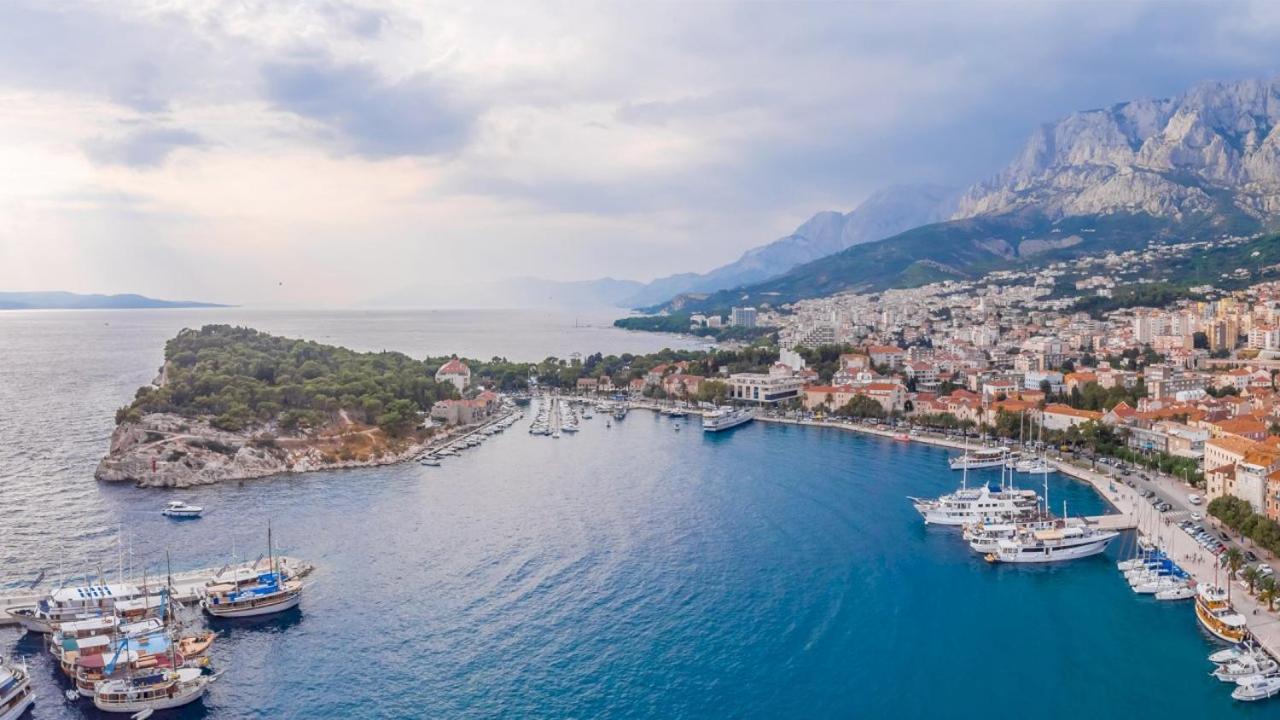 Botel Traditional Gulet, Cruises & Events *