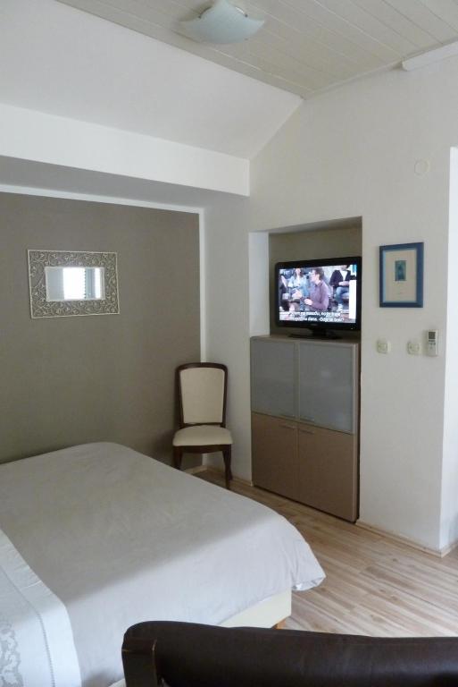 Bruno Centre And Apartment