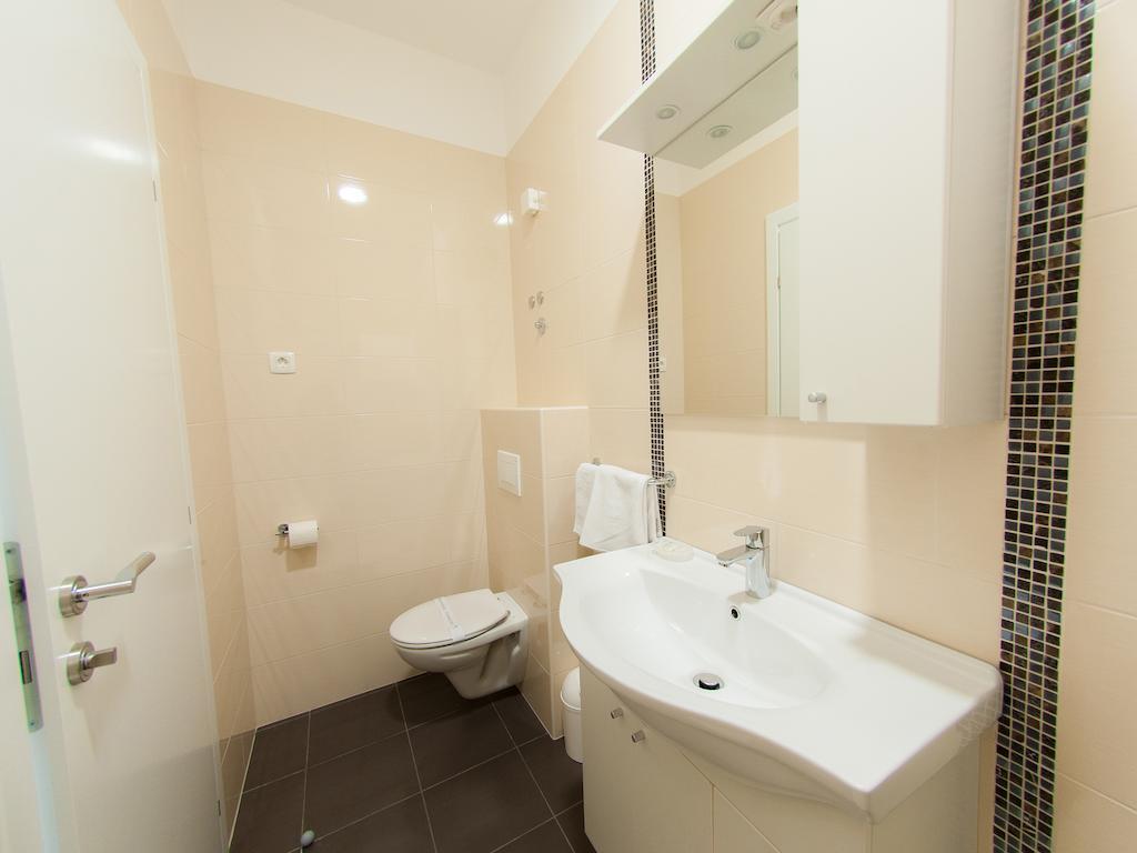 Apartment Apartments Villa Pjer Split