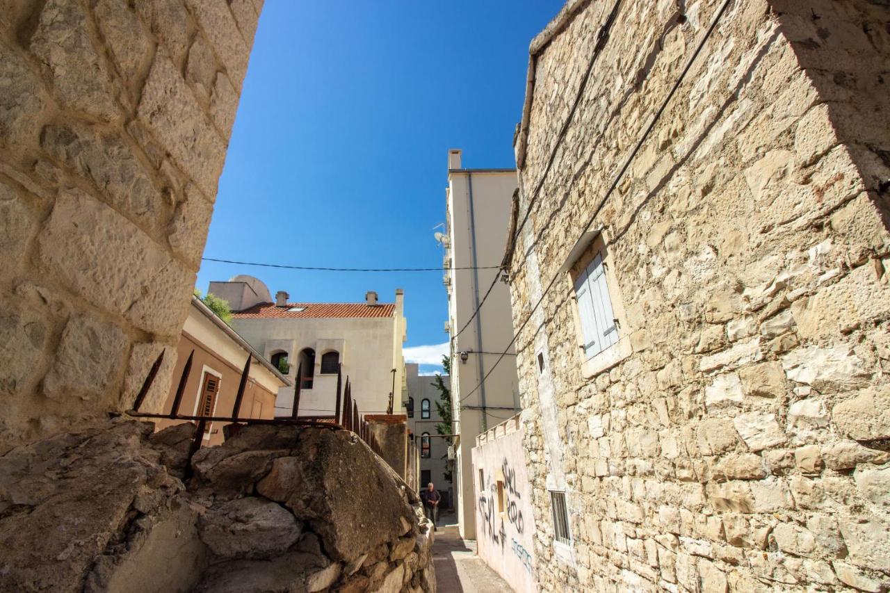 Maroen Lux And Old Town