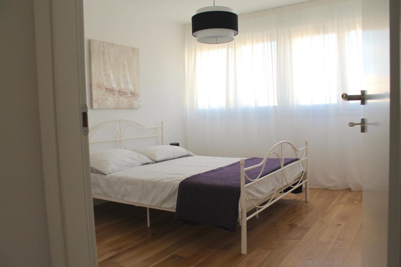 Apartment Lucija *