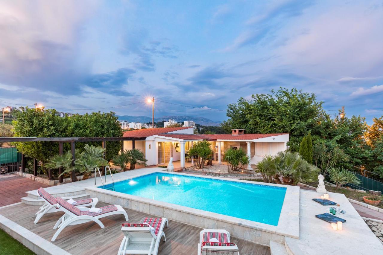 Villa Holiday Split