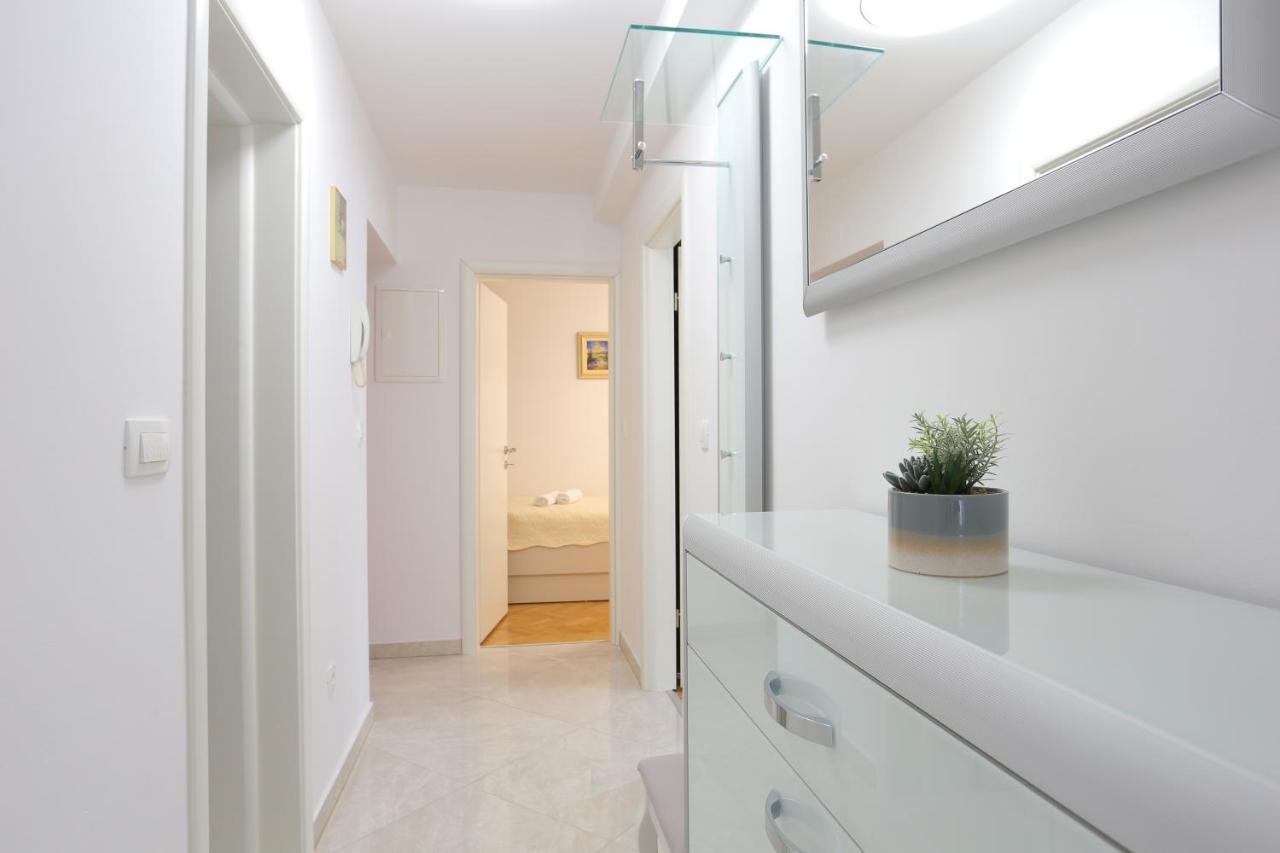 Apartman With Wifi - 19143 Split