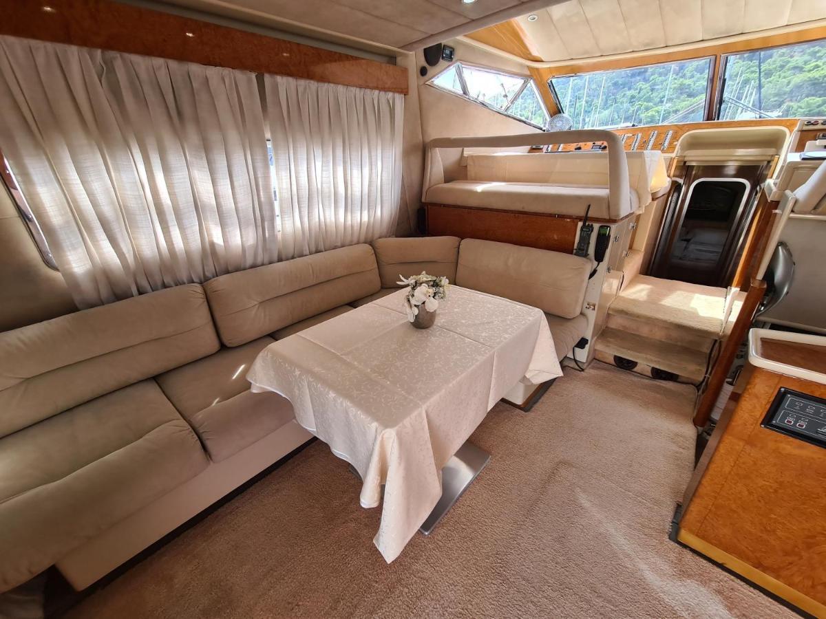 Botel Luxury Yacht - Lex Of The Seas Split