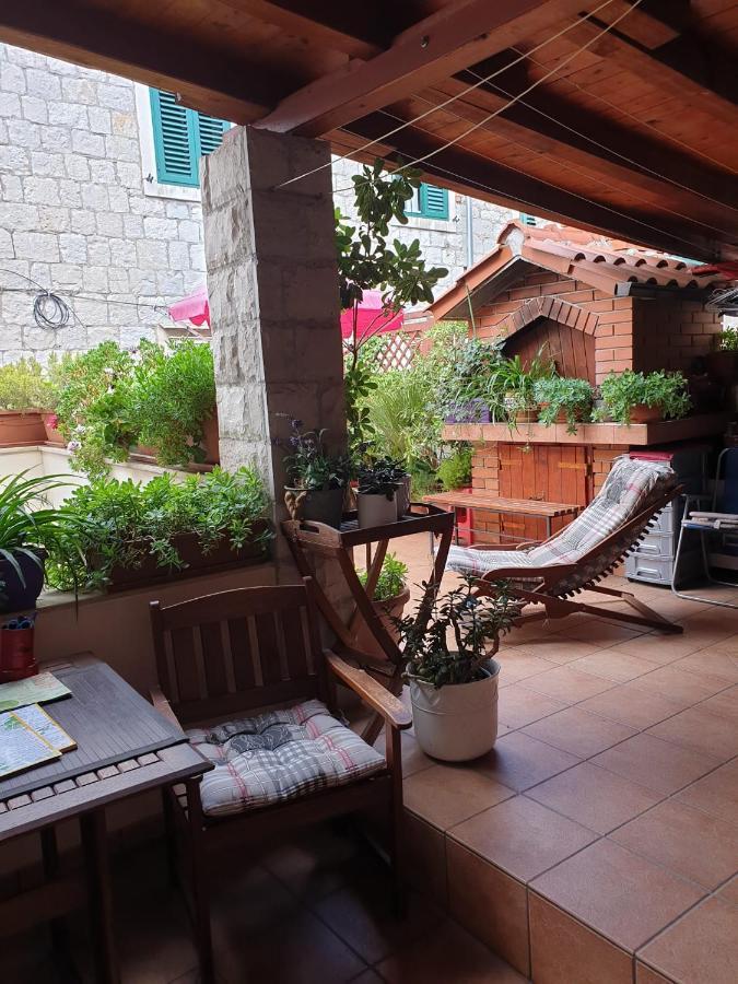 Apartments And Rooms Villa Lina Apartment