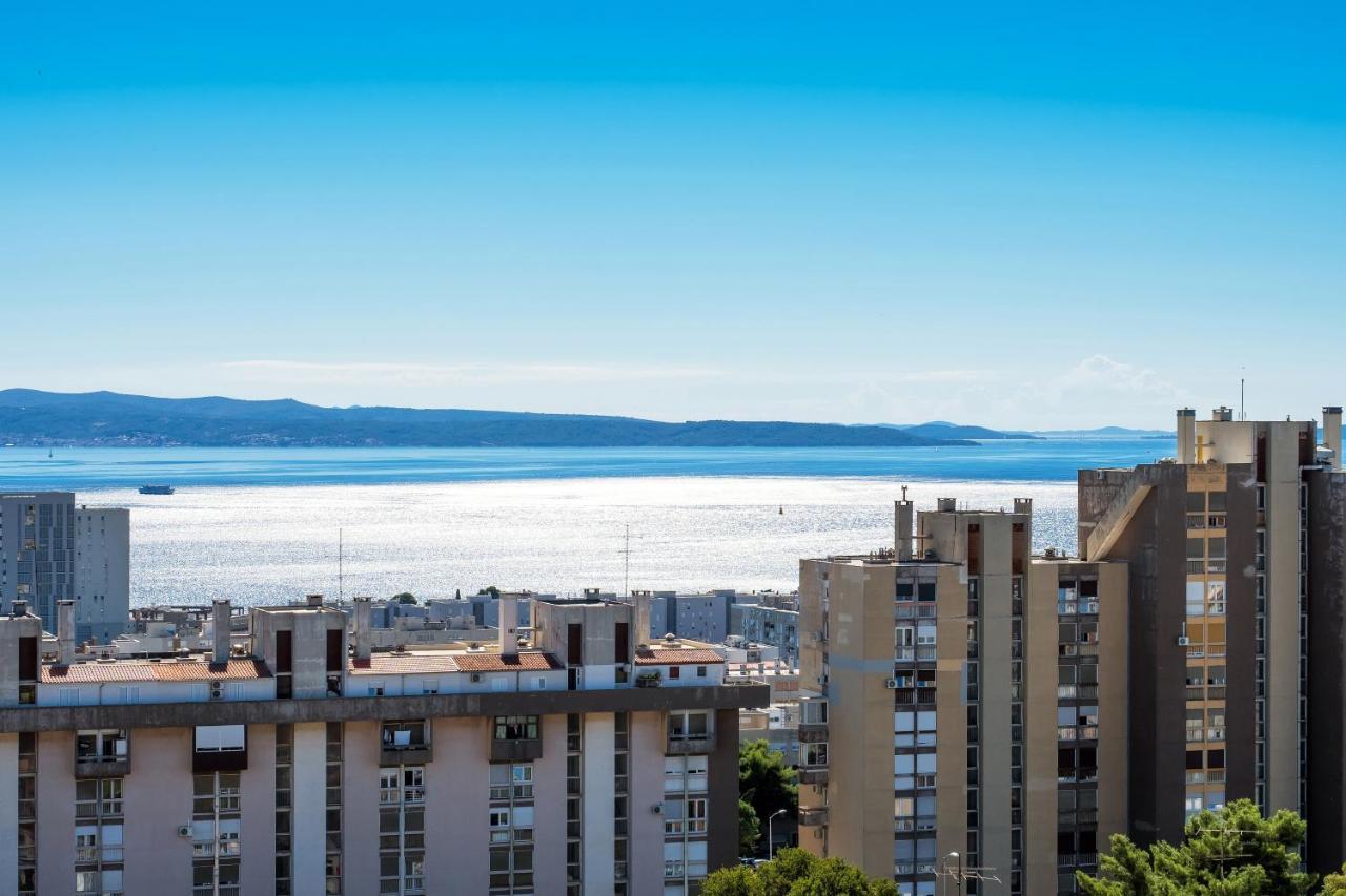 La Le With Big Terrace Apartment