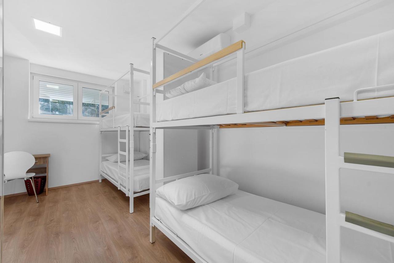 Hostel Elli *