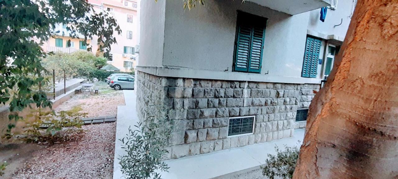 Sole Macula Apartment Split