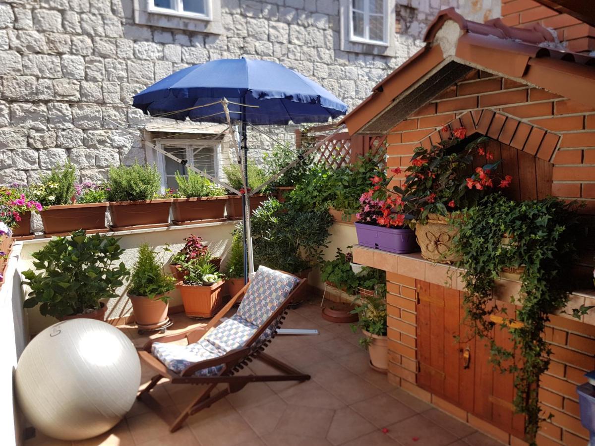 Apartment Apartments And Rooms Villa Lina Split
