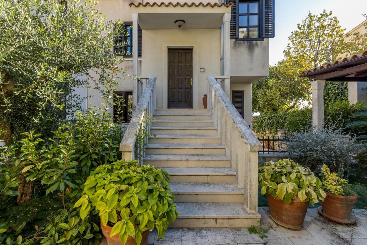 Soul House Pola Split